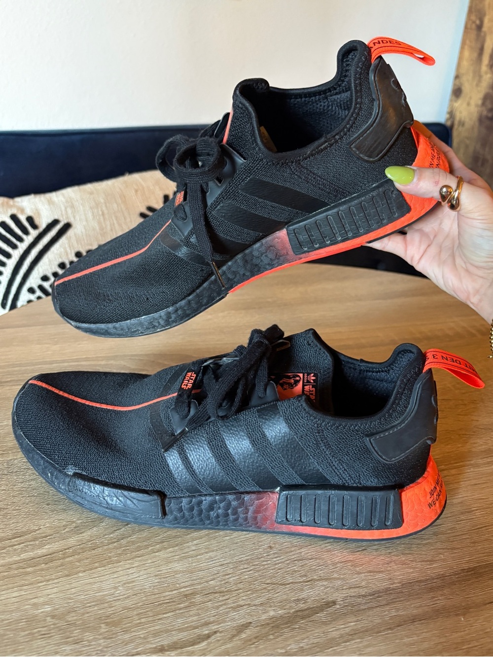 Star Wars x Adidas NMD_R1 Darth Vader
